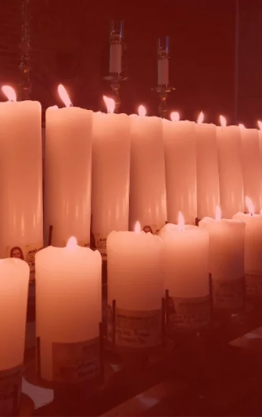 Velas Adoración al Santísimo en el templo